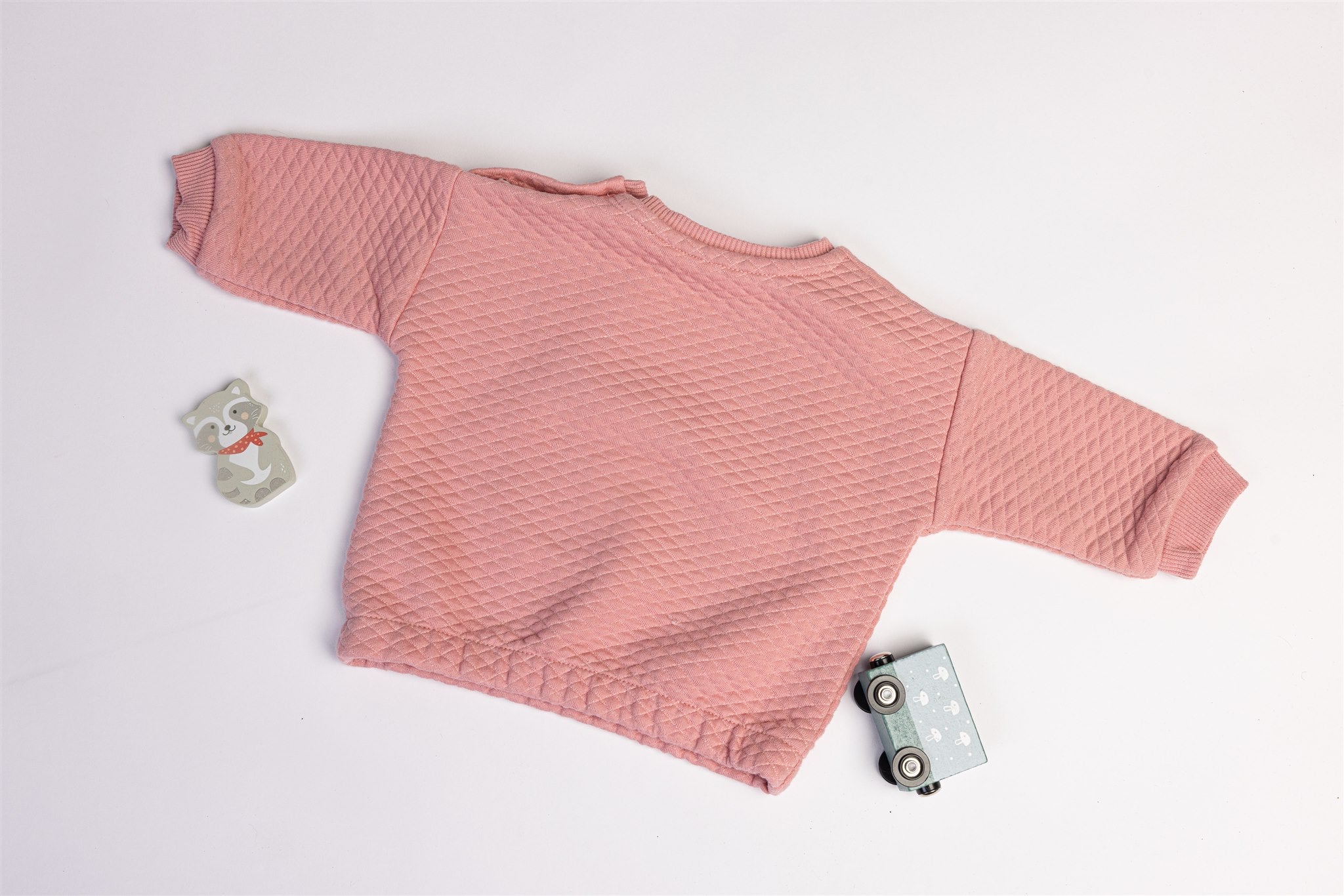 Pink quilted effect jumper “Always happy”