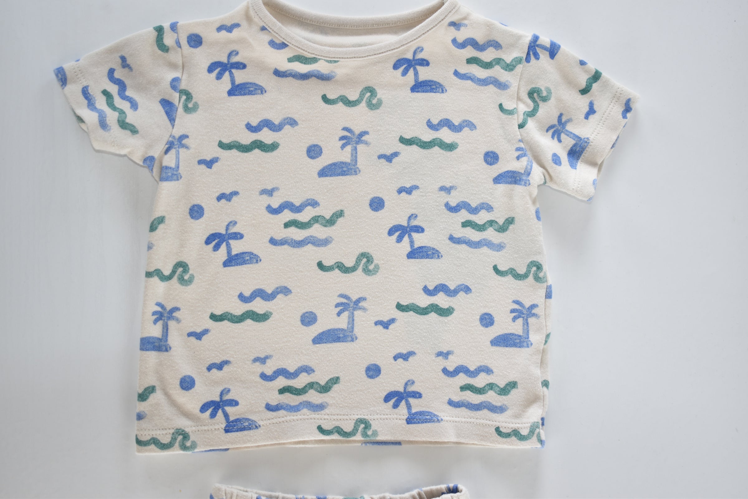 Beach print top and shorts set