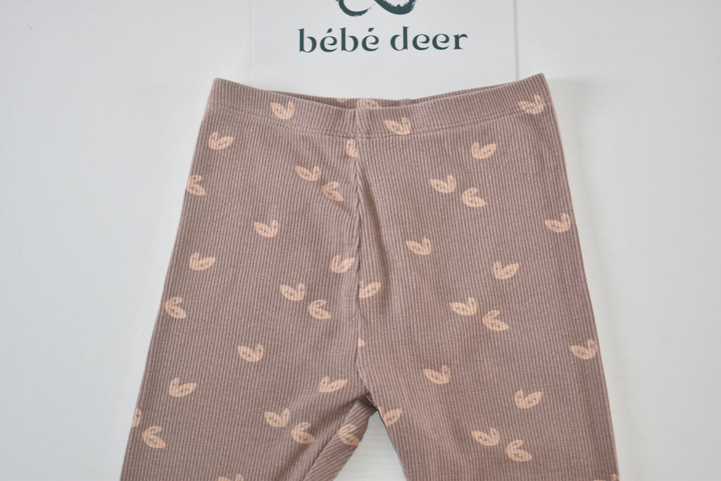 Taupe ribbed leggings with leaf print