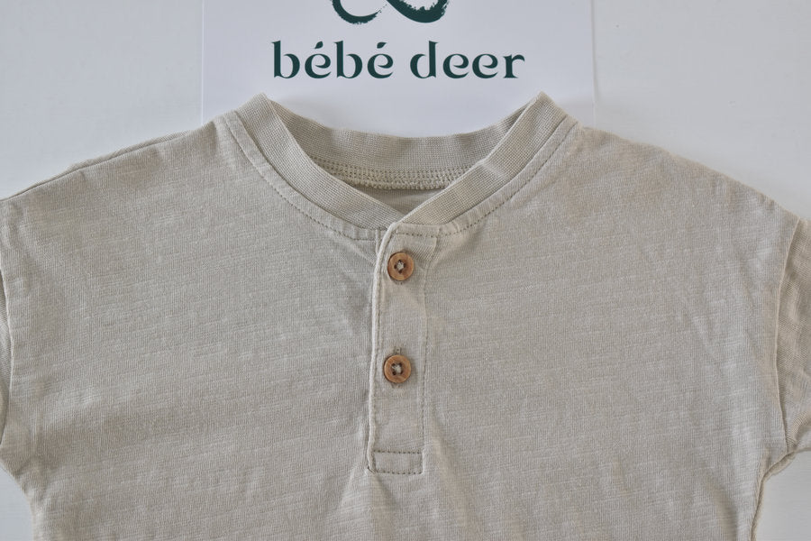 Pale grey short sleeve top