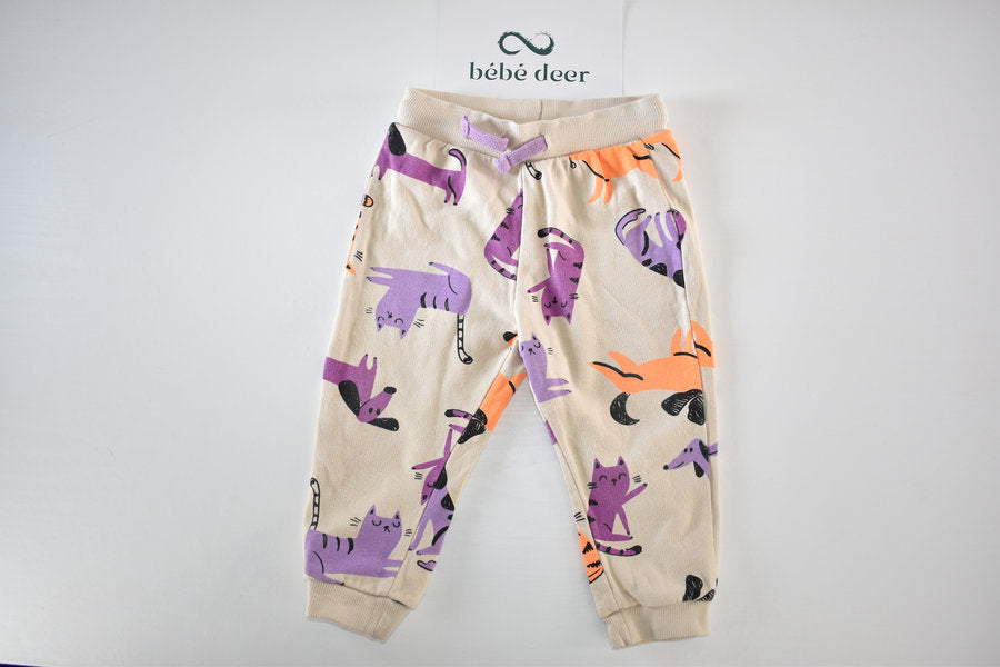 Cats and dogs print trousers