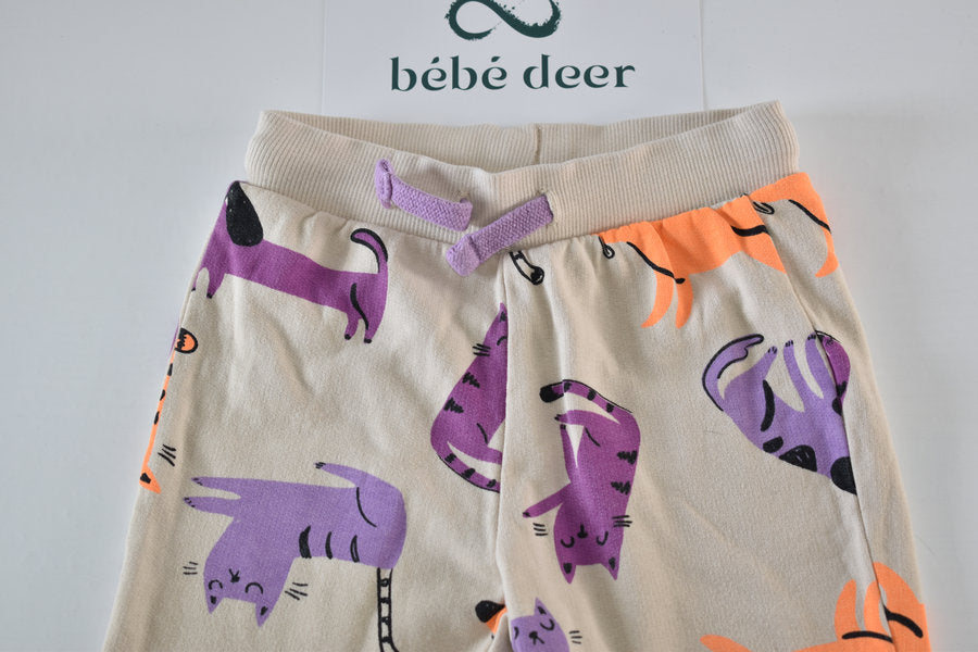 Cats and dogs print trousers