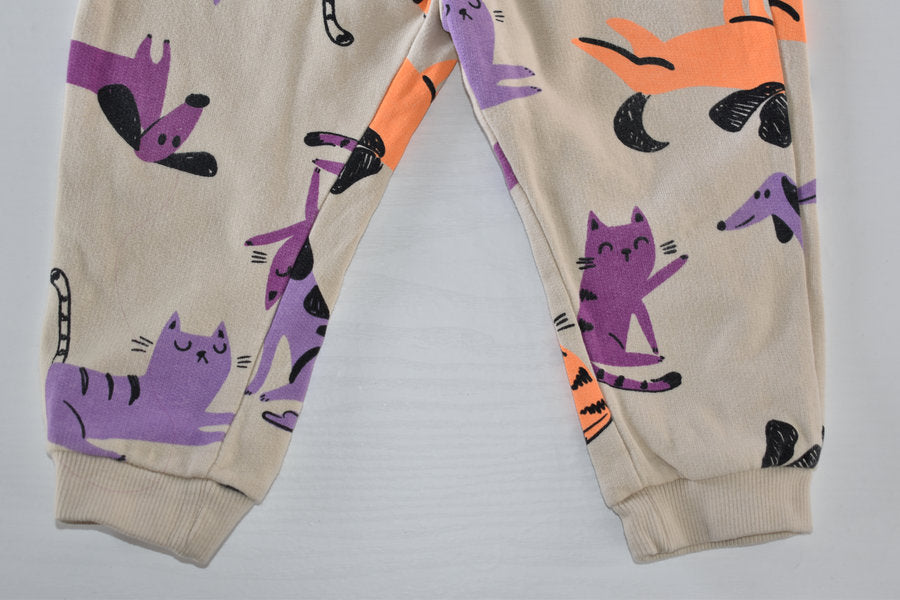 Cats and dogs print trousers