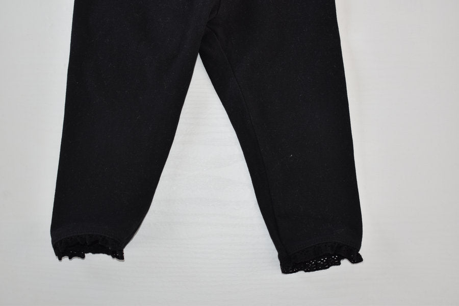 Black leggings with lace hem