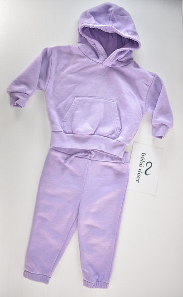 Ensemble sweat à capuche et pantalon lilas