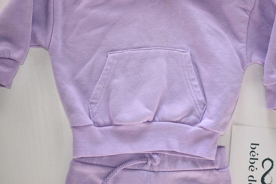 Ensemble sweat à capuche et pantalon lilas