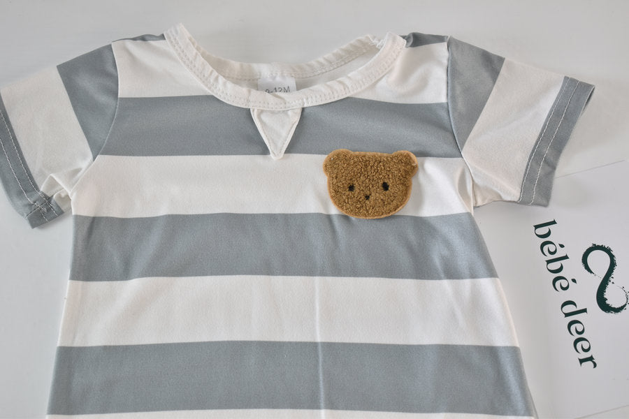 Barboteuse courte rayée avec motif ourson