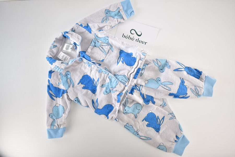Two-piece pyjama with blue bunny print