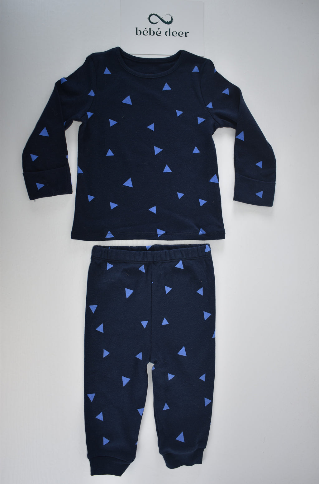 Ensemble top triangle et pantalon bleu marine