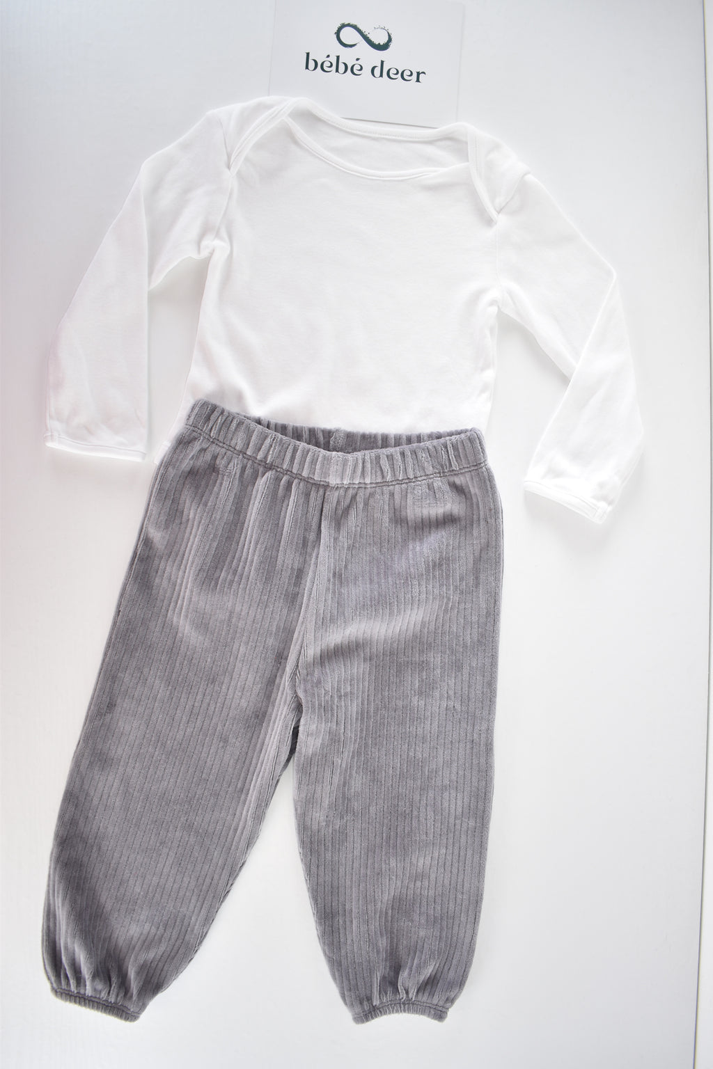 Ensemble body à manches longues et pantalon côtelé
