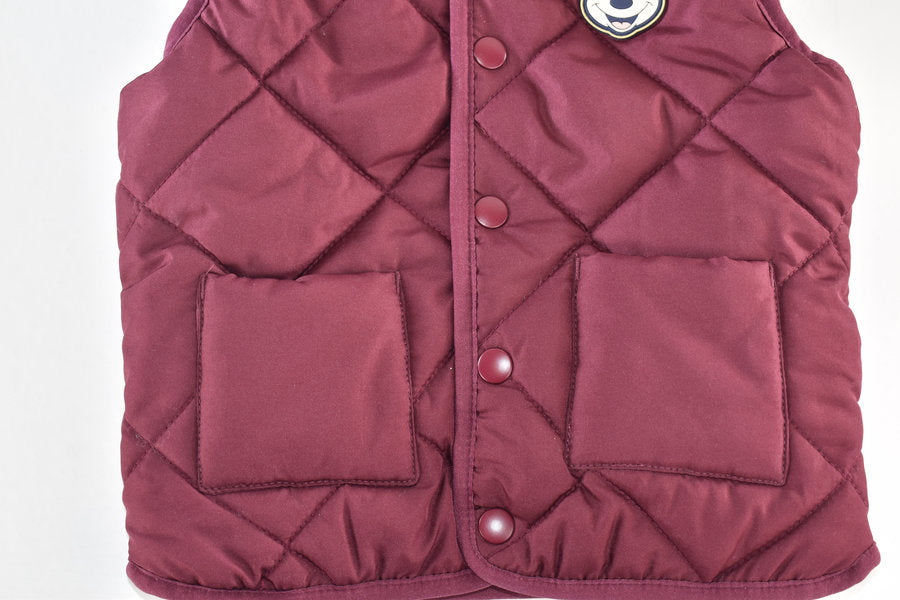 Gilet matelassé bordeaux à capuche avec écusson Mickey Mouse