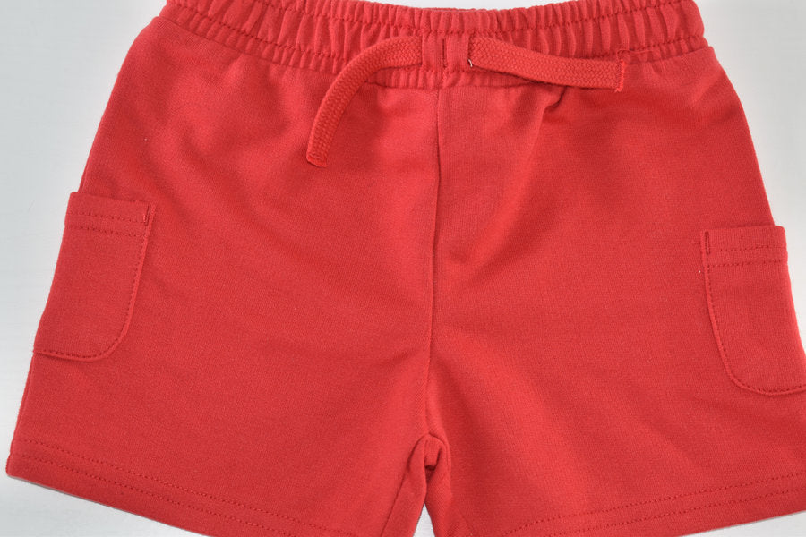 Red short