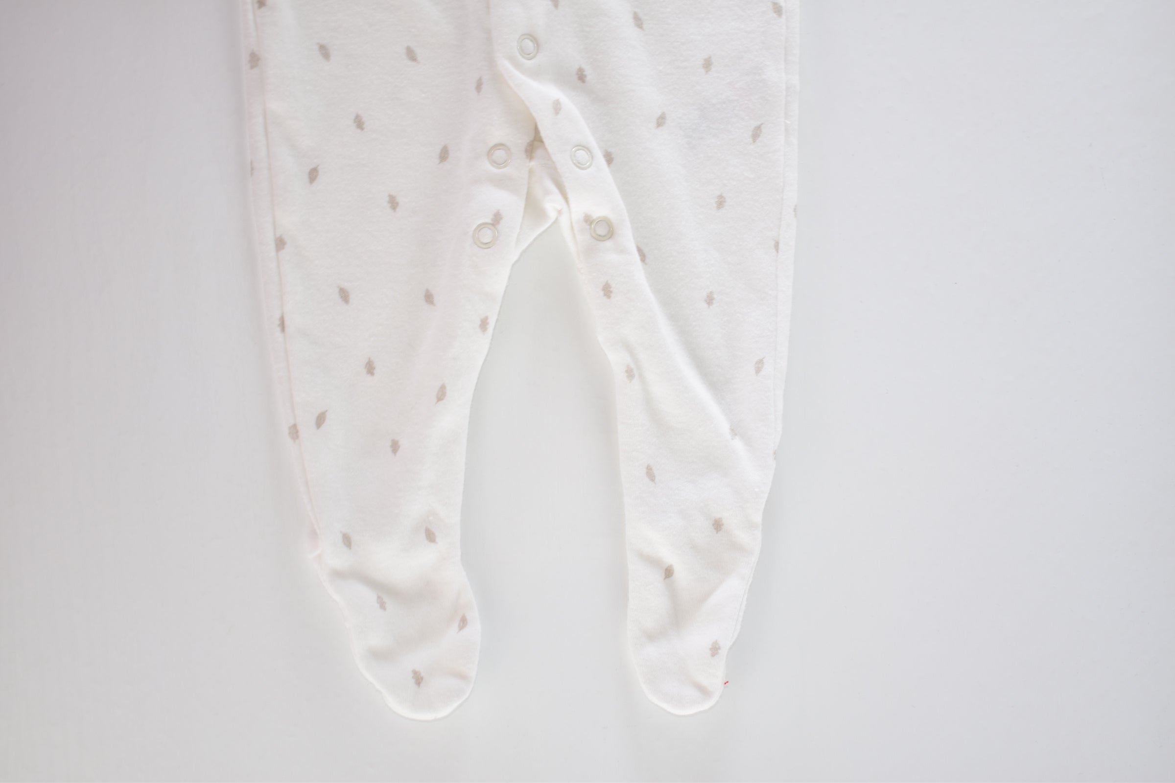 White leaf print cotton sleepsuit