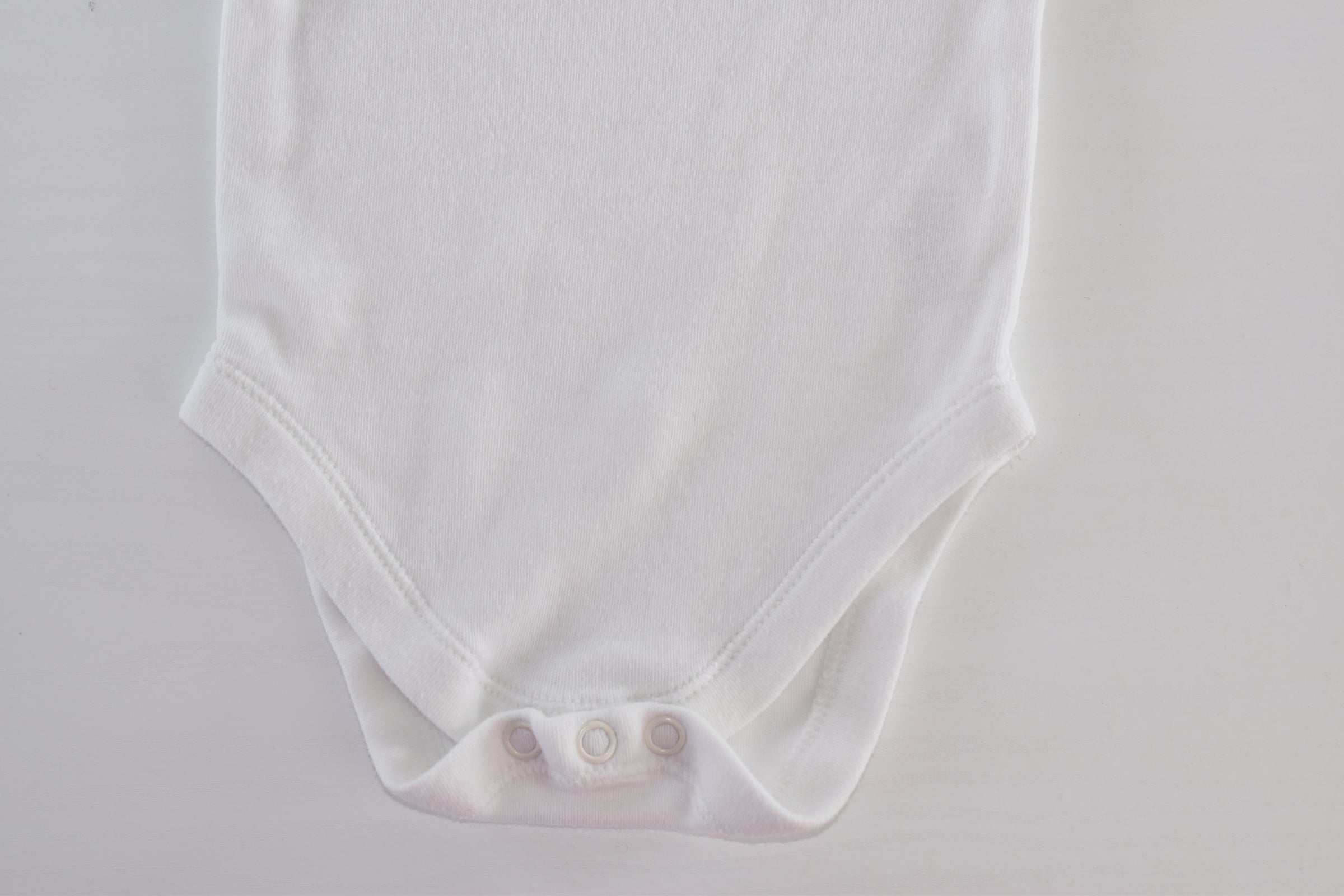 Short-sleeved bodysuit with little bear