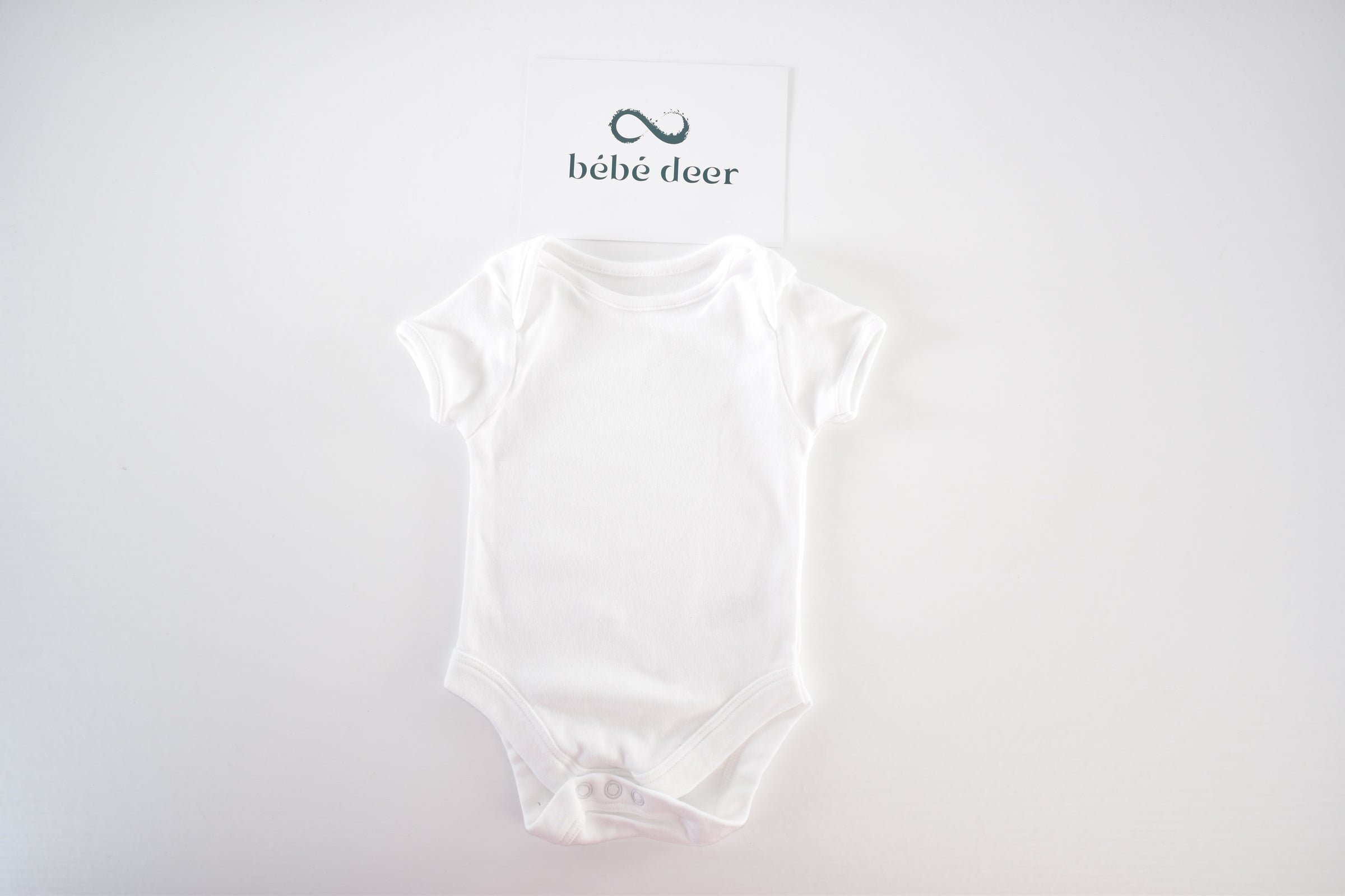 Short-sleeved bodysuit