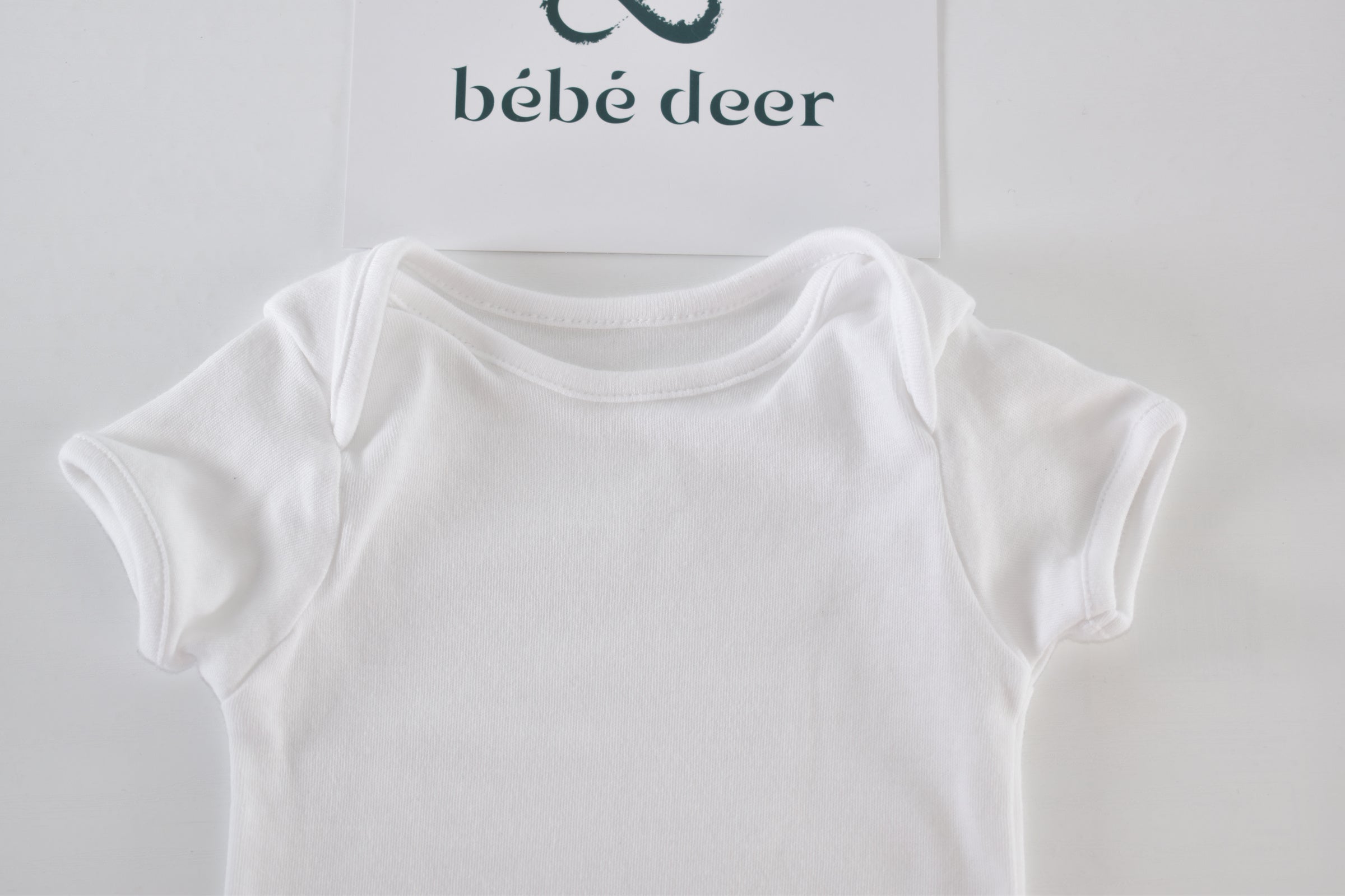 Short-sleeved bodysuit