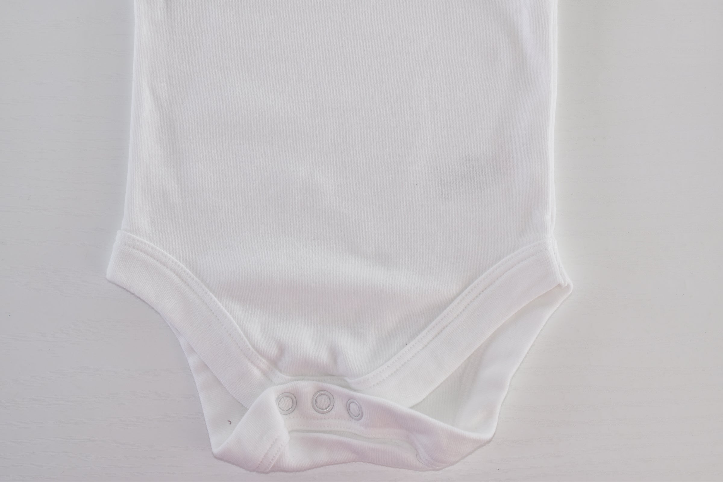 Short-sleeved bodysuit