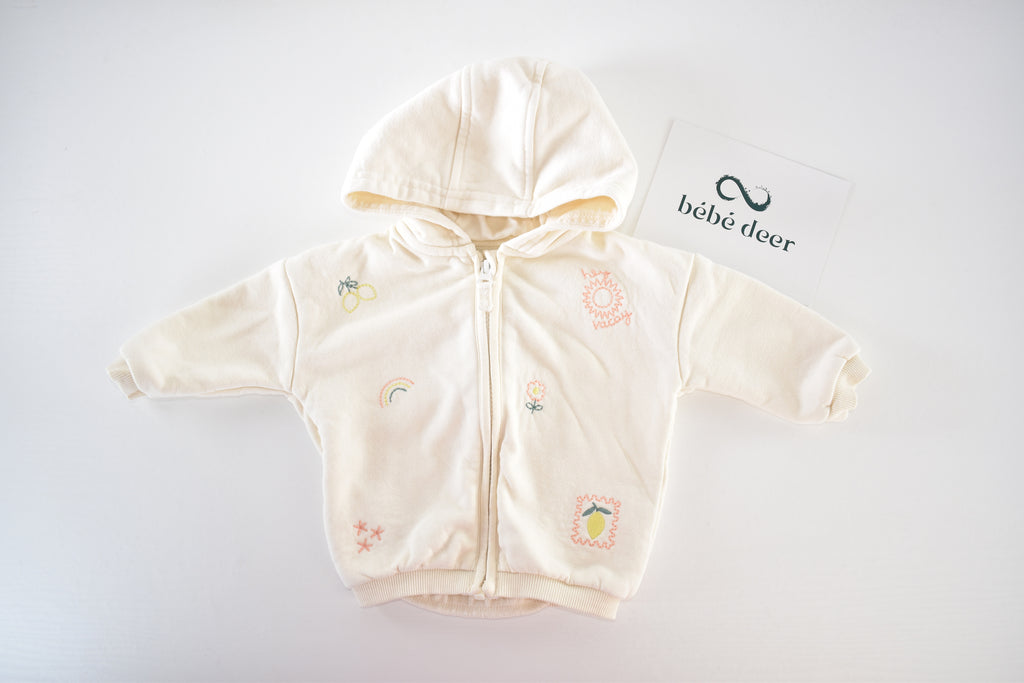 Hooded zip-up jacket