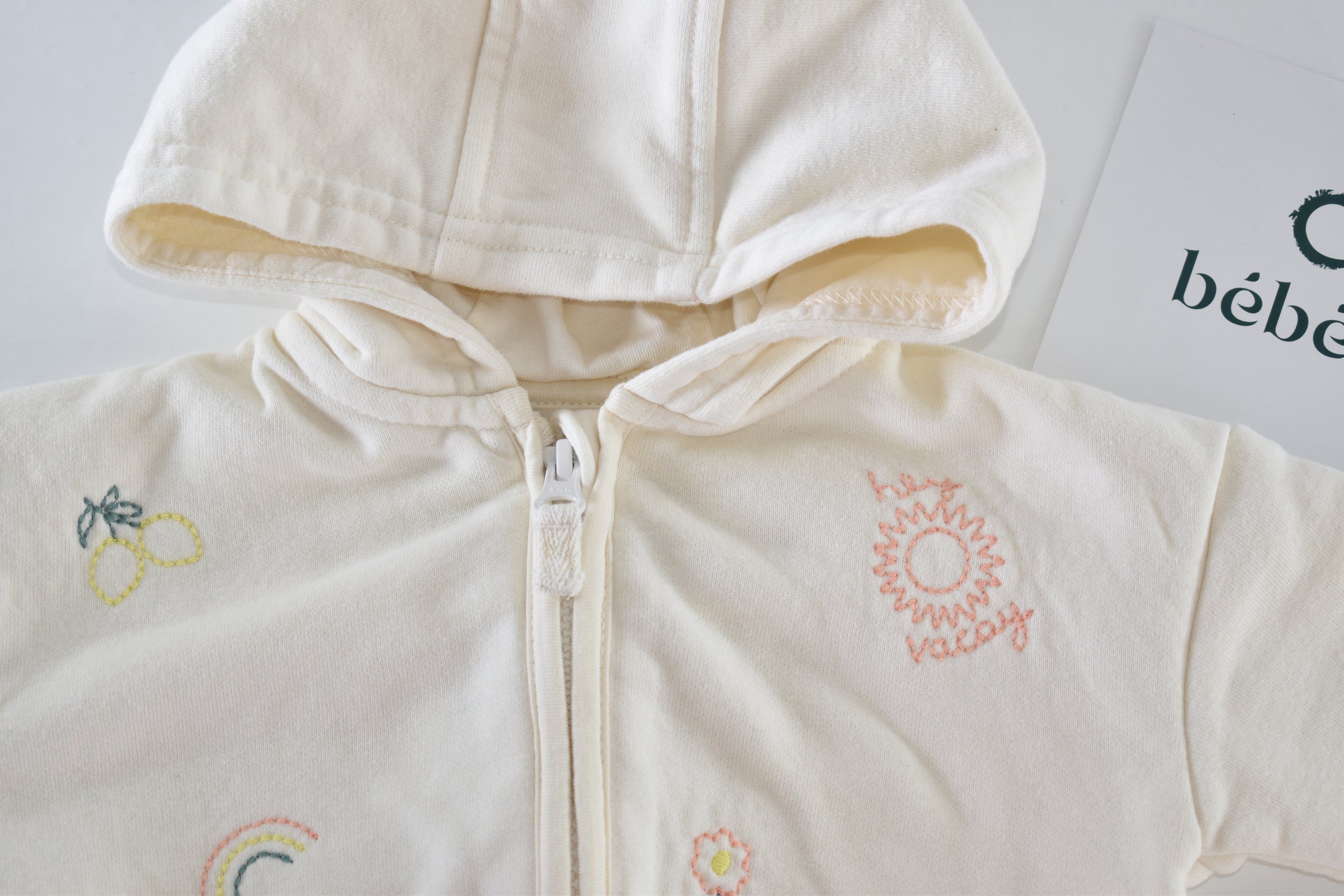Hooded zip-up jacket