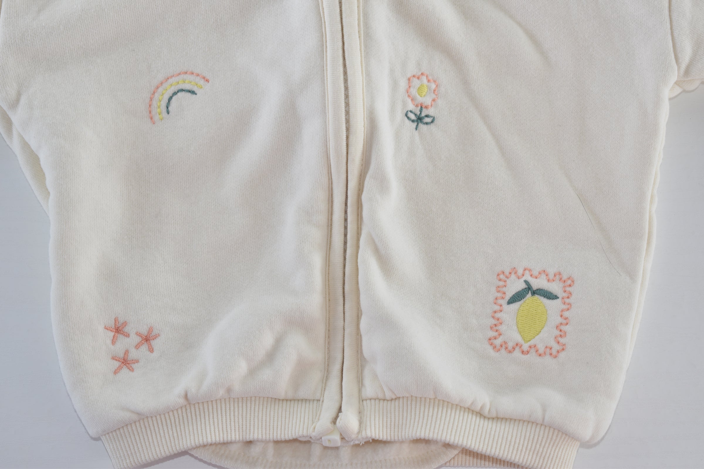 Hooded zip-up jacket