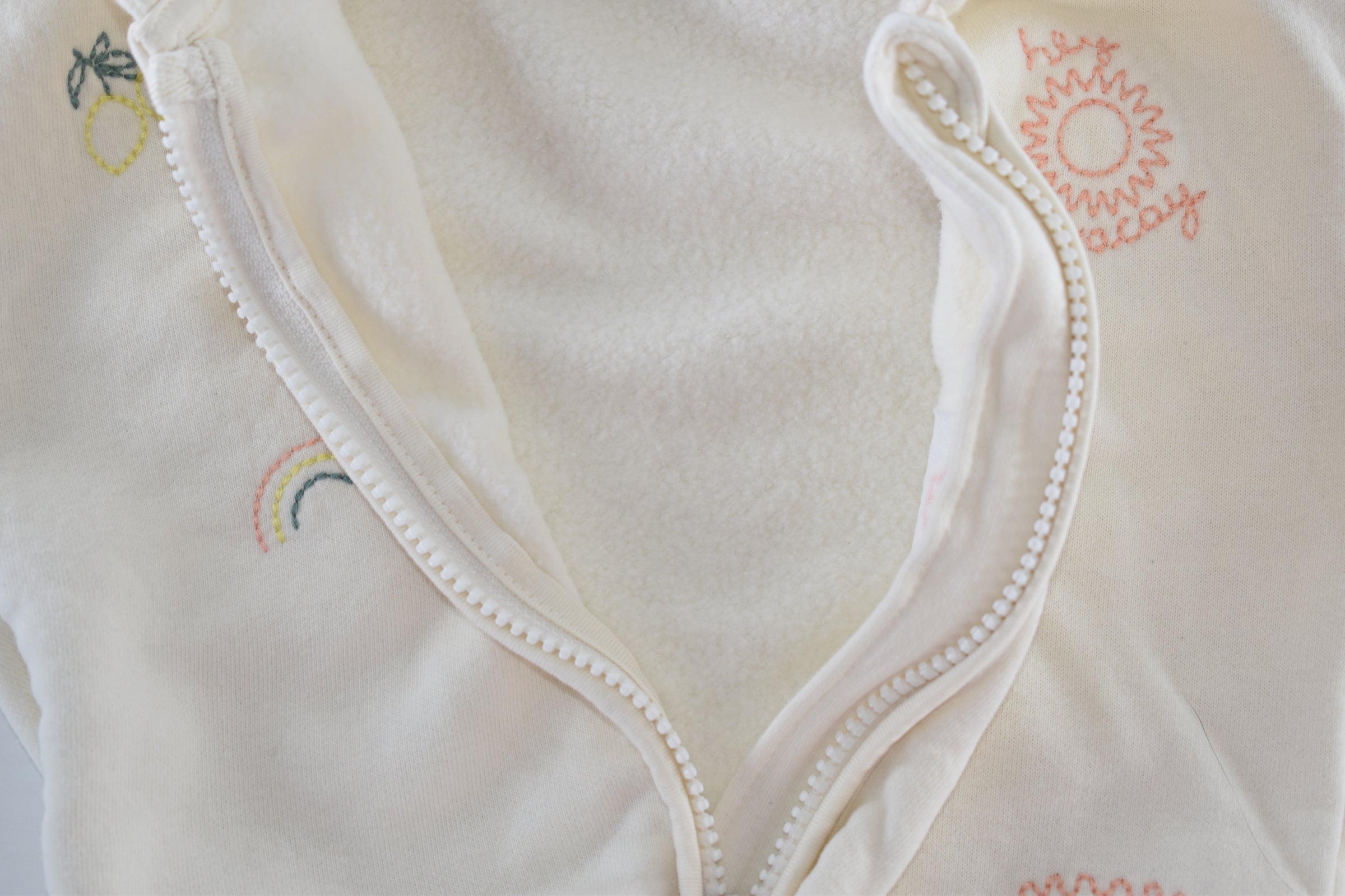 Hooded zip-up jacket