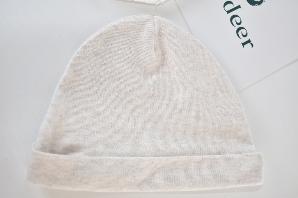 Two neutral baby hats set