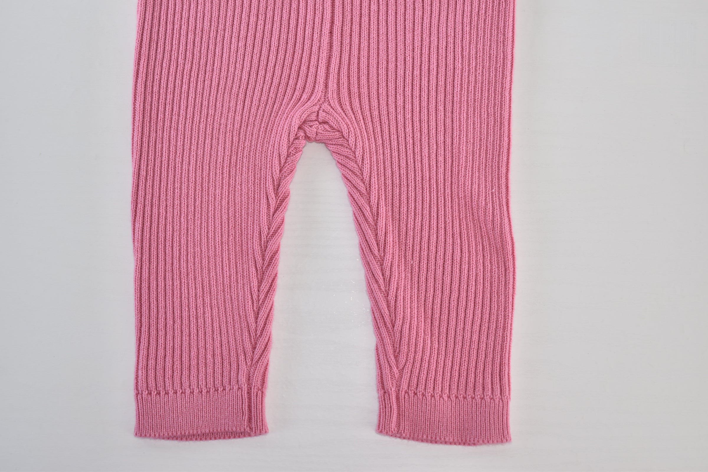 Soft ribbed pink leggings