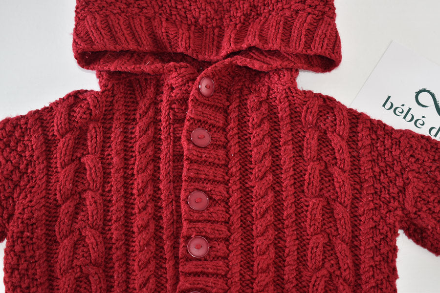 Gilet rouge à capuche en maille