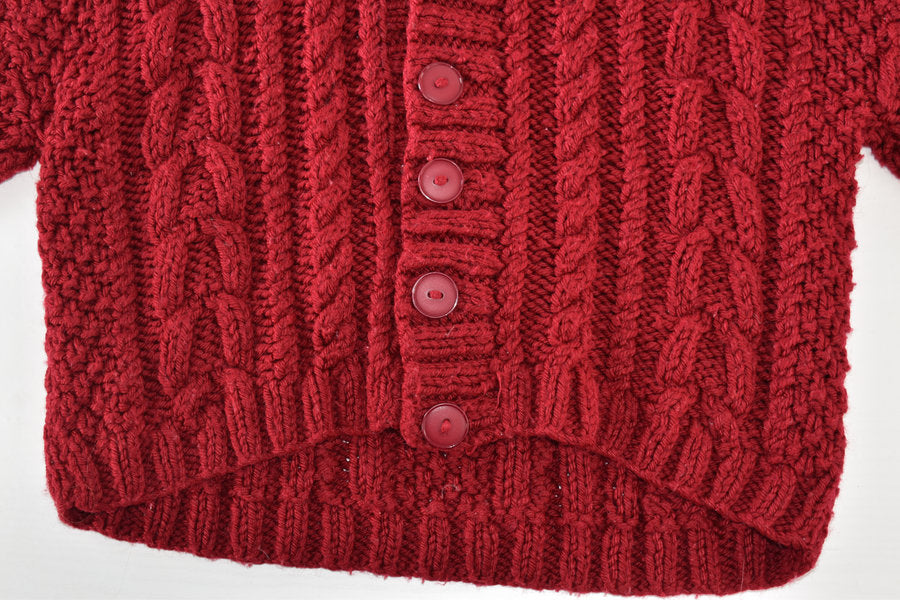 Gilet rouge à capuche en maille