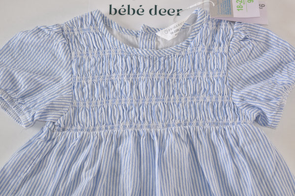 robe à rayures bleues et blanches