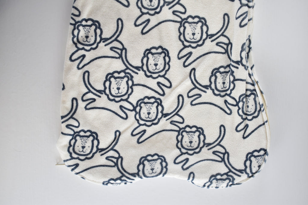 Lion print 1 TOG sleeping bag – 0–6 months