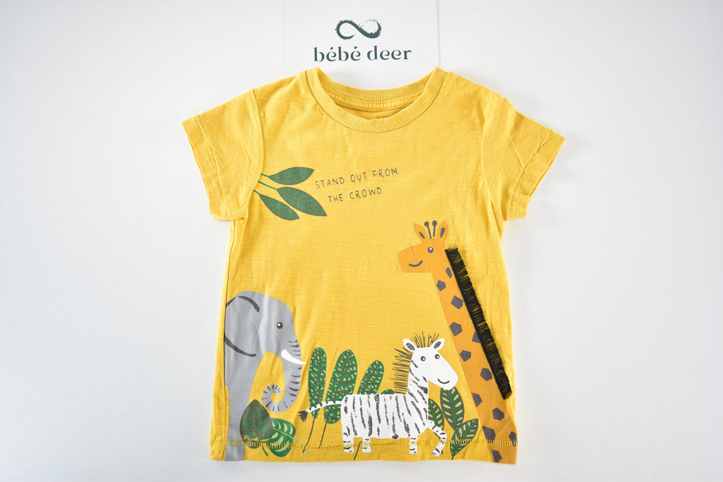 Safari animal t-shirt with textured giraffe mane