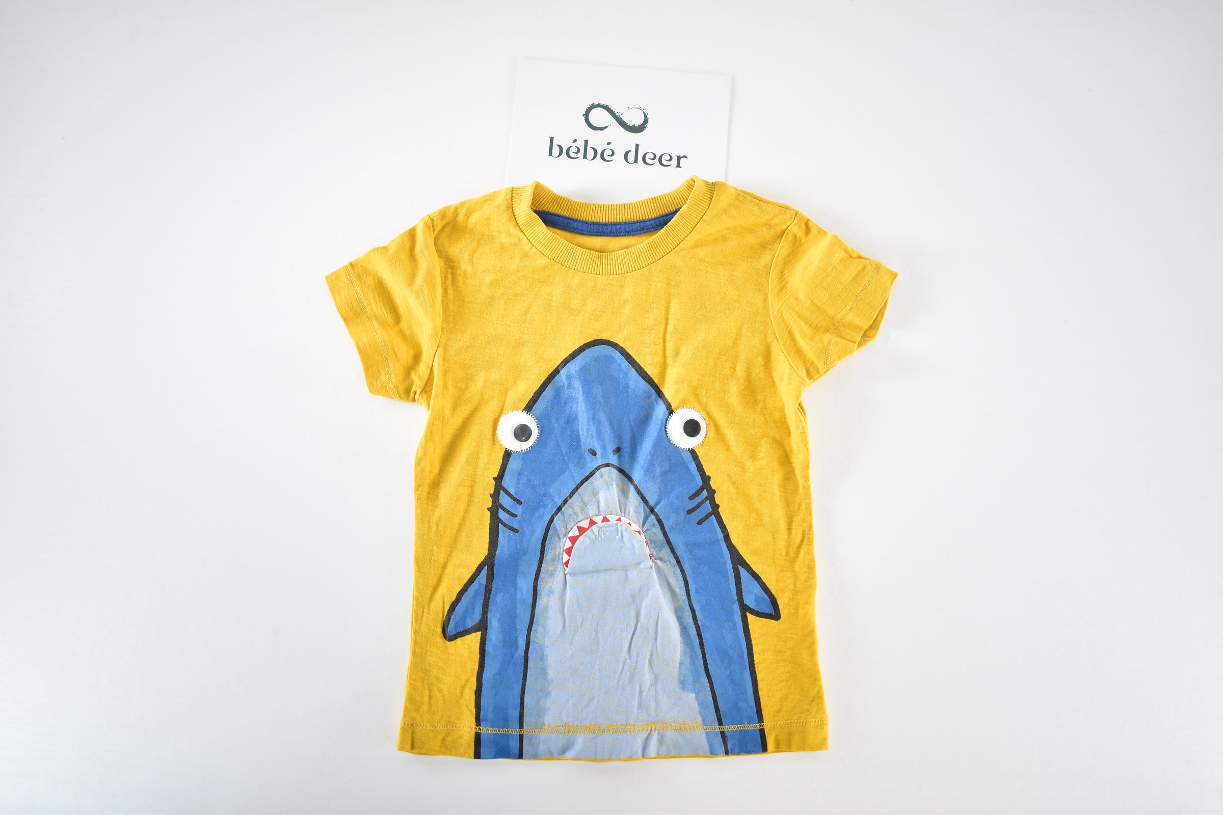 Interactive shark t-shirt with moving eyes
