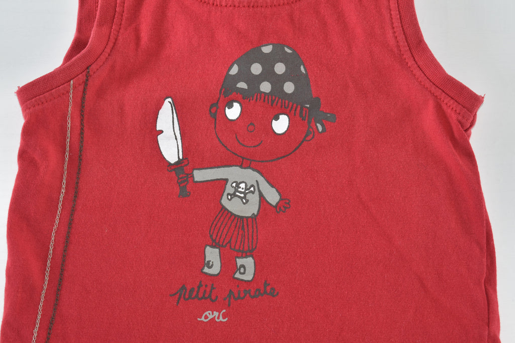 Pirate sleeveless top with pirate print