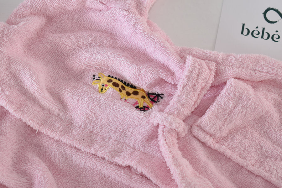 Pink hooded bathrobe with giraffe embroidery