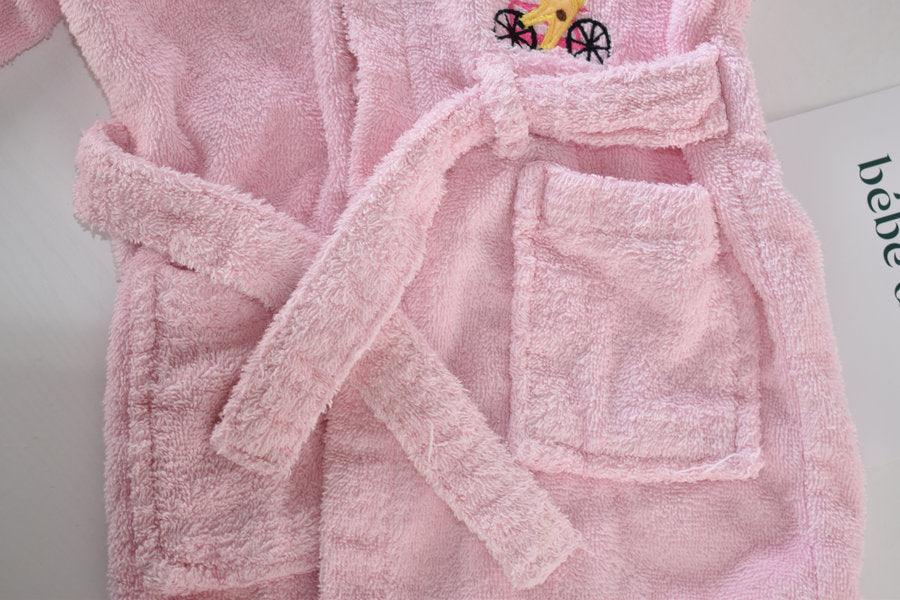 Pink hooded bathrobe with giraffe embroidery