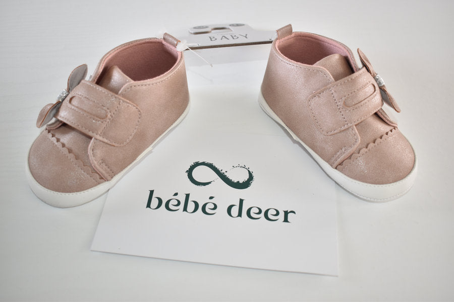 Baby shoes with bow detail