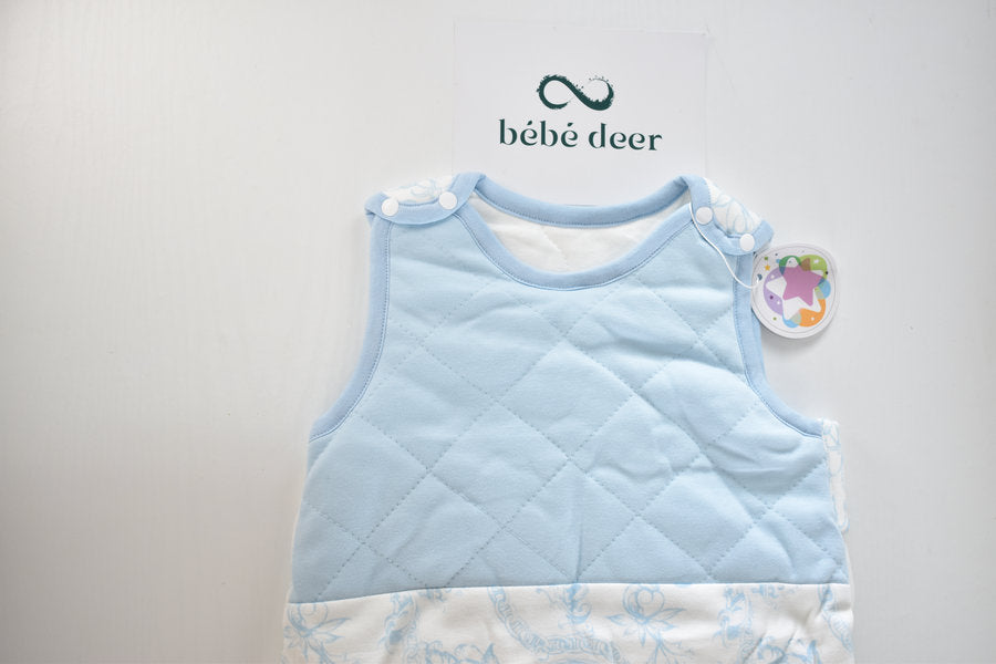 Quilted sleeping bag with double zip