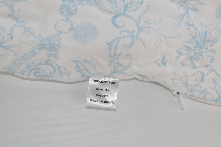 Quilted sleeping bag with double zip