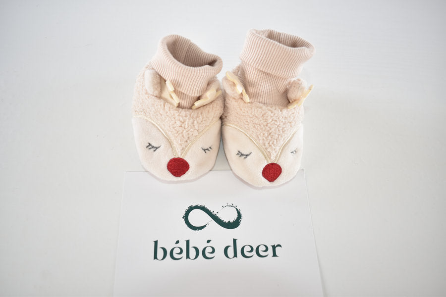 Reindeer lined baby booties 2/18