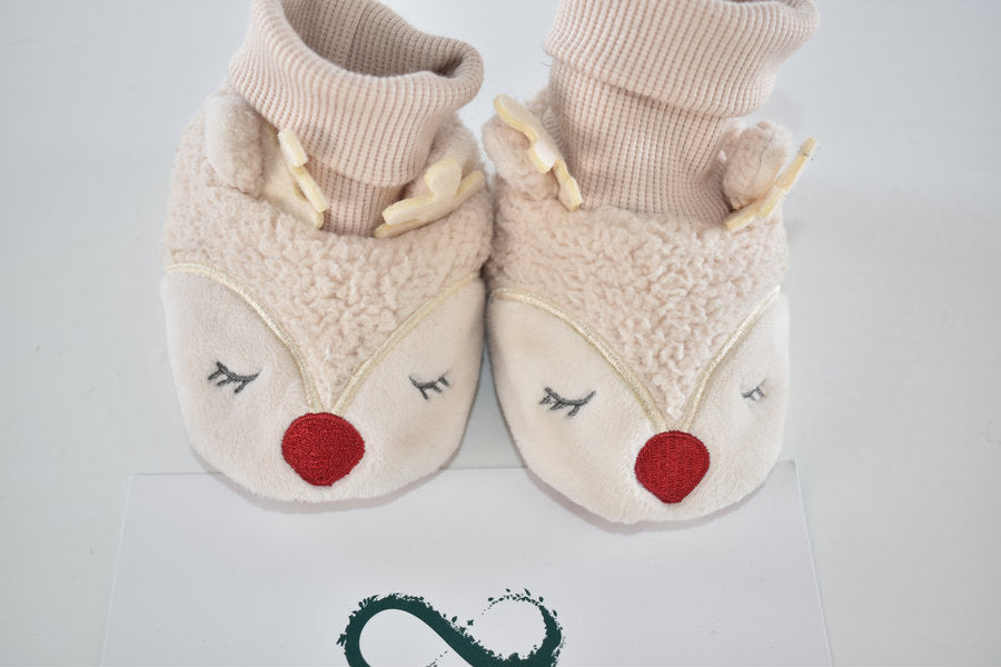 Reindeer lined baby booties 2/18