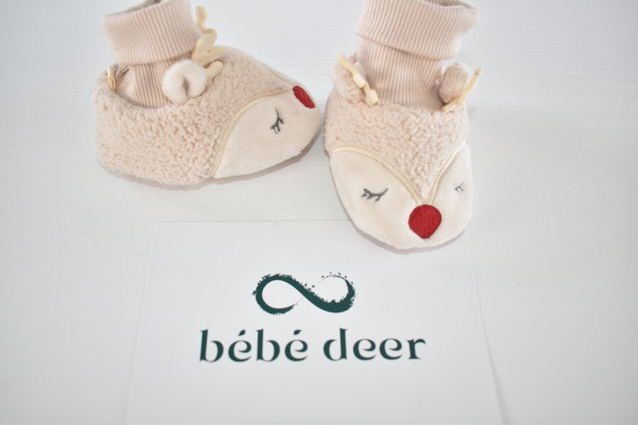 Reindeer lined baby booties 2/18