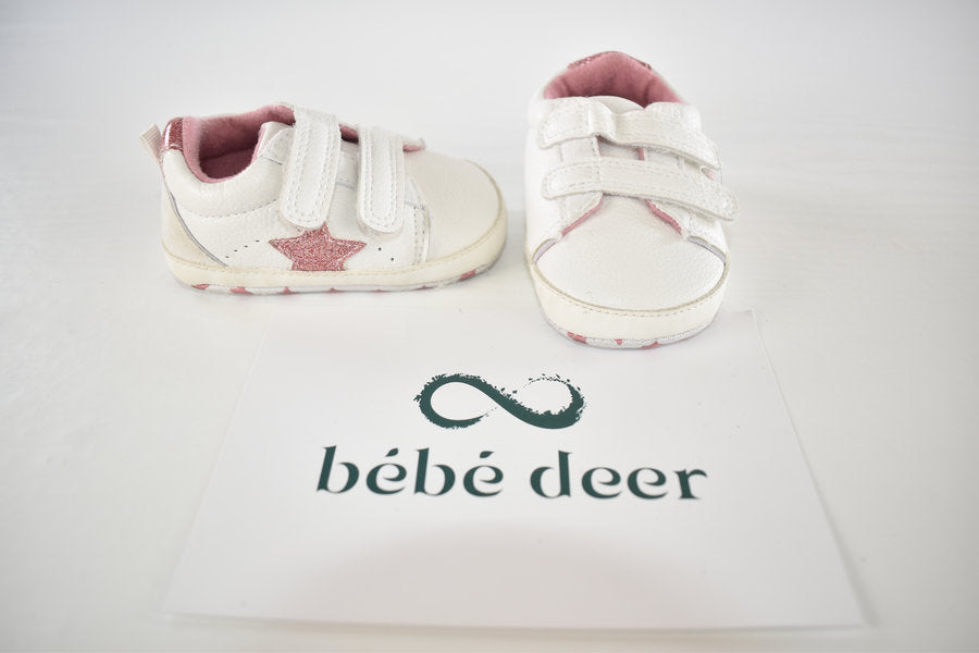 White prewalker shoes with pink star 6/9 months