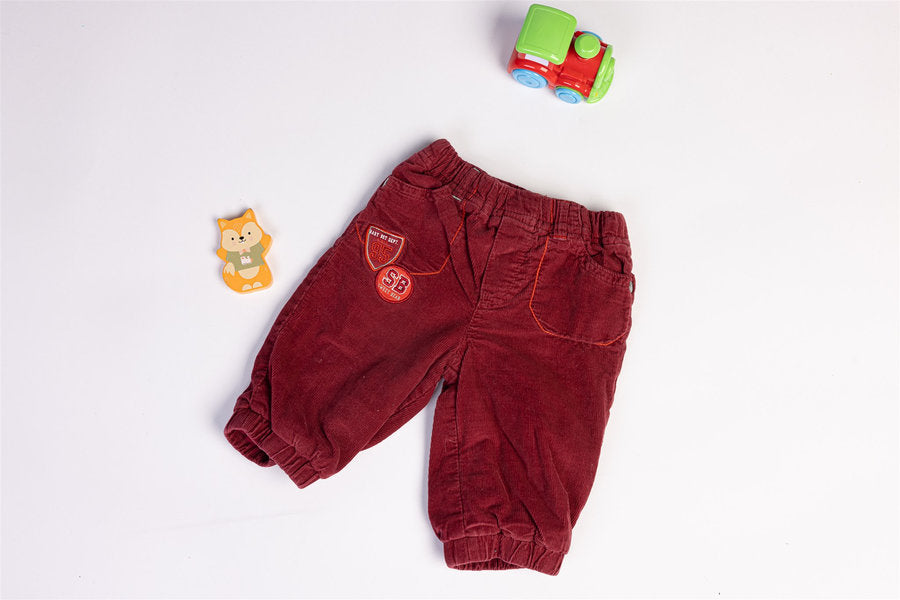 Corduroy trousers “Baby boy dept since 95” and “SW Sweet Bear”.