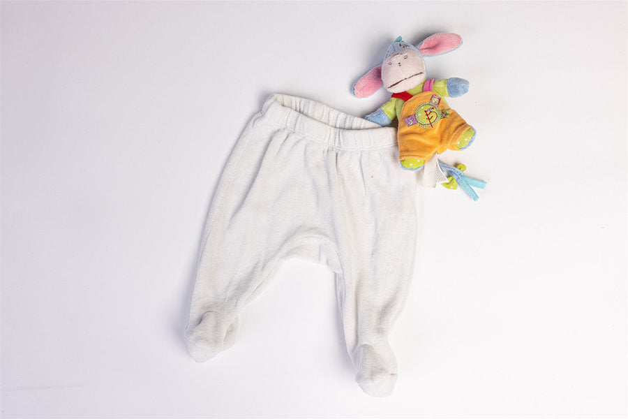 White footed trousers