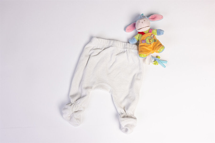 White footed trousers