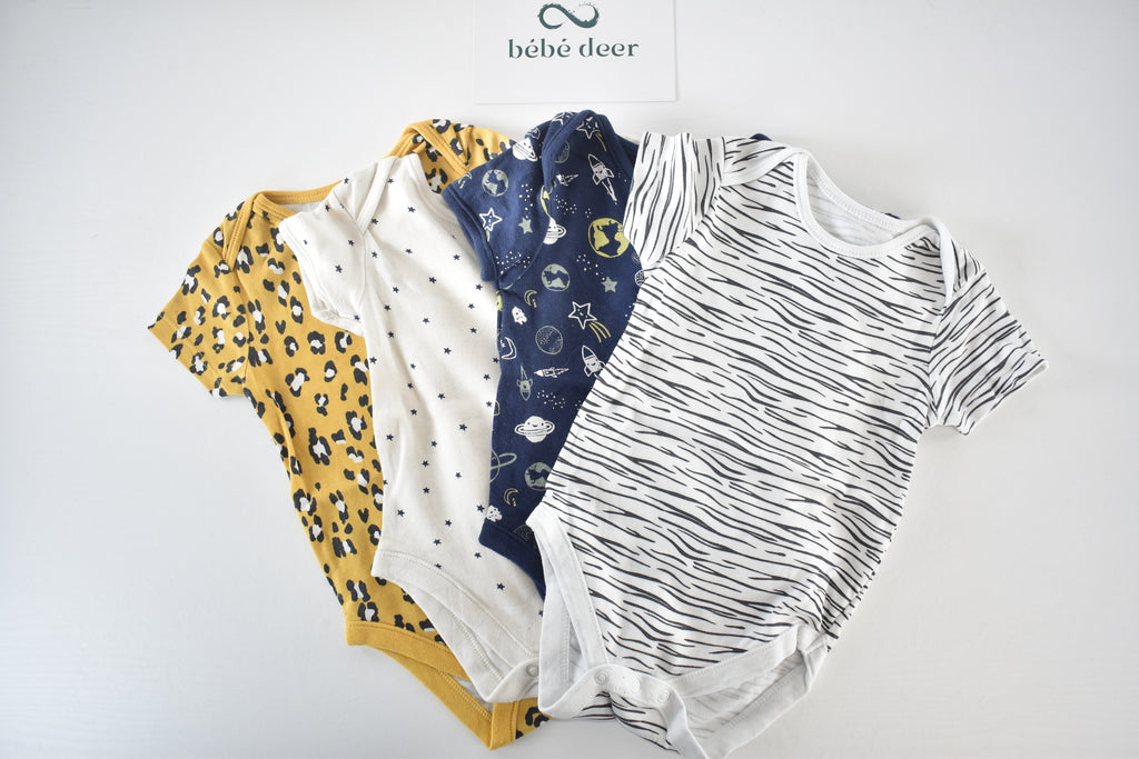 Set of 4 patterned bodysuits