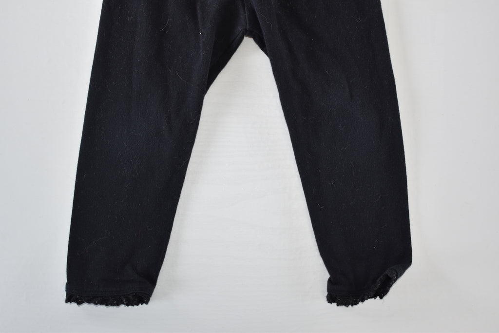 Black leggings