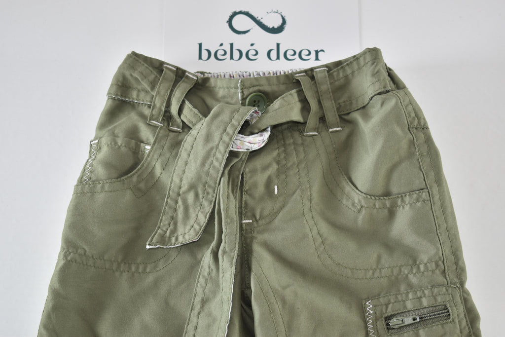 Lightweight cargo trousers with belt