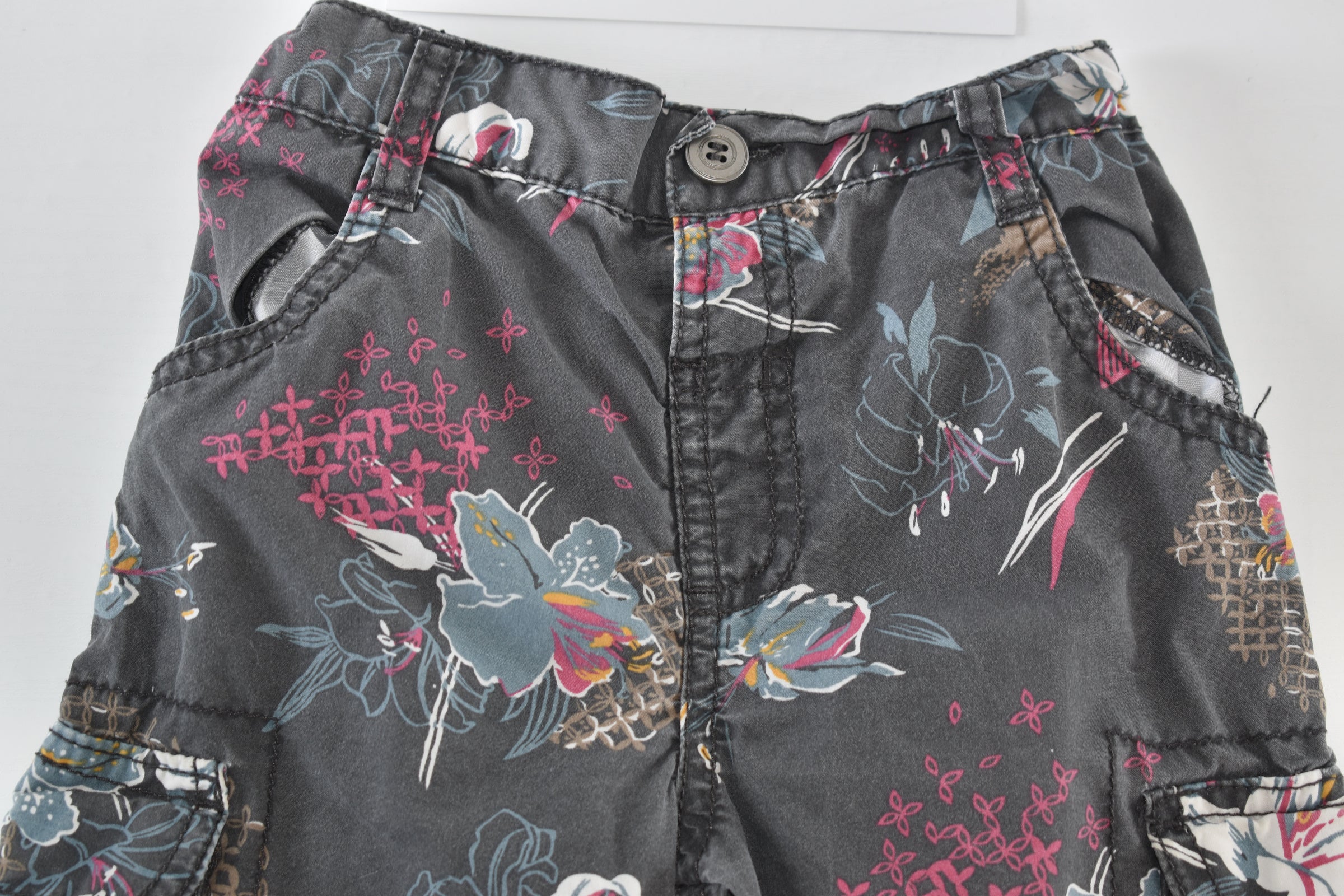 Floral cargo shorts